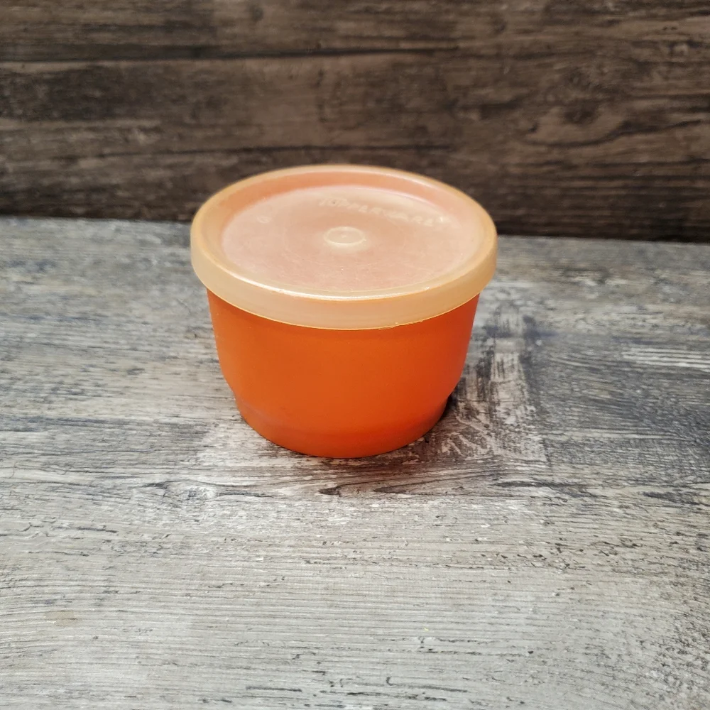 Tupperware #1229-35‎ Orange Small Snack Cup And Lid
